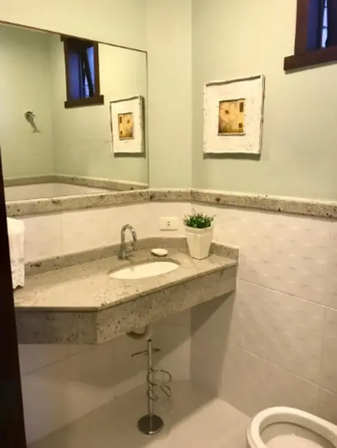 Casa de Condomínio com 3 quartos à venda, 220m2 em Enseada, Guaruja - SP - imagem 3 Foto 3 de Casa de Condomínio com 3 quartos à venda, 220m2 em Enseada, Guaruja - SP