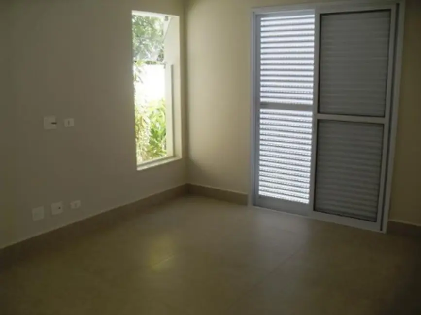 Casa de Condomínio com 4 quartos à venda, 330m2 em Guaruja - SP - imagem 4 Foto 4 de Casa de Condomínio com 4 quartos à venda, 330m2 em Guaruja - SP
