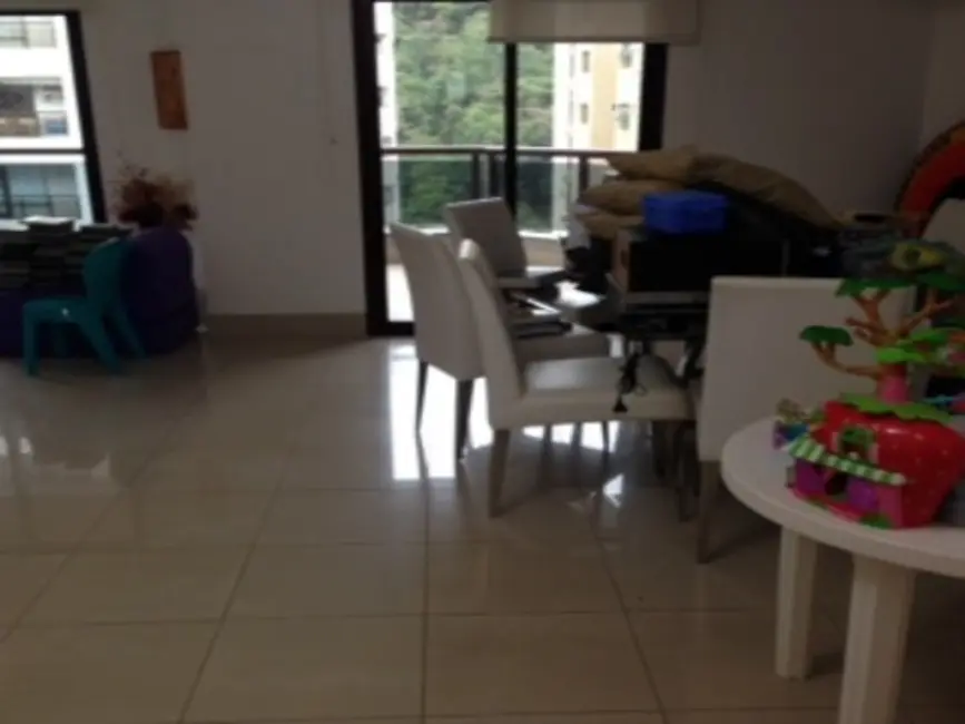 Foto 3 de Apartamento com 4 quartos à venda, 190m2 em Guaruja - SP