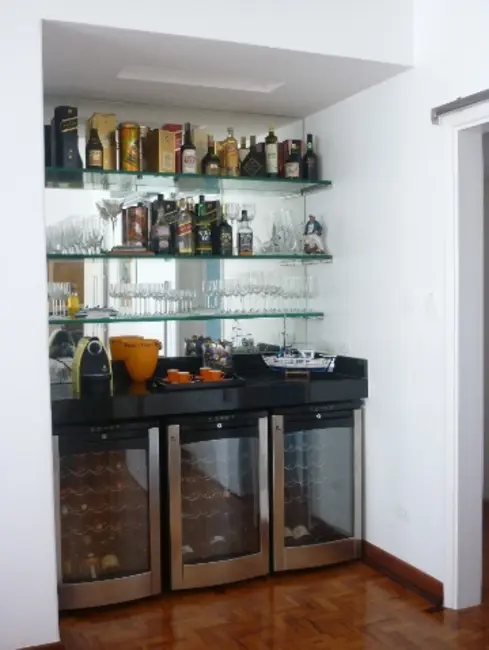 Apartamento com 4 quartos à venda, 200m2 em Pitangueiras, Guaruja - SP - imagem 4 Foto 4 de Apartamento com 4 quartos à venda, 200m2 em Pitangueiras, Guaruja - SP