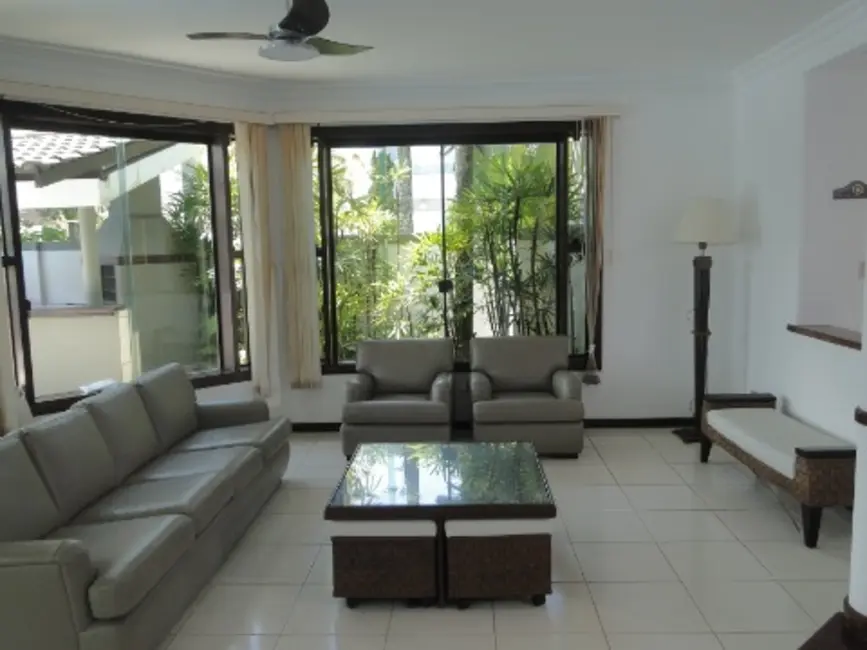 Casa de Condomínio com 5 quartos à venda, 300m2 em Guaruja - SP - imagem 3 Foto 3 de Casa de Condomínio com 5 quartos à venda, 300m2 em Guaruja - SP