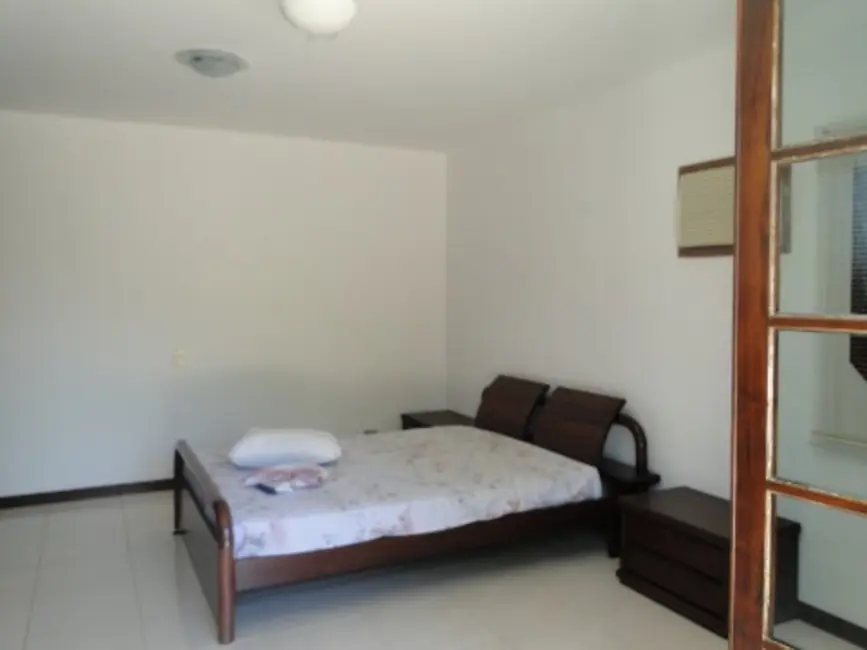 Casa de Condomínio com 5 quartos à venda, 300m2 em Guaruja - SP - imagem 8 Foto 8 de Casa de Condomínio com 5 quartos à venda, 300m2 em Guaruja - SP