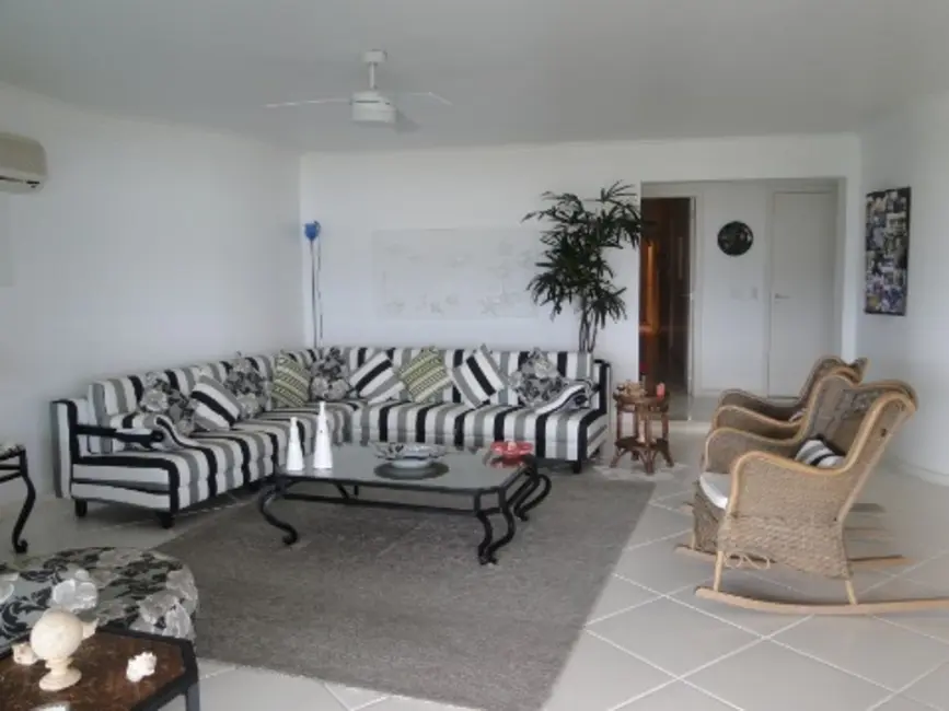 Foto 7 de Apartamento com 5 quartos à venda, 224m2 em Enseada, Guaruja - SP