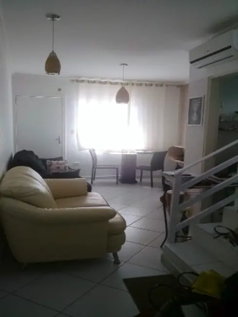 Foto 1 de Casa com 2 quartos à venda, 100m2 em Enseada, Guaruja - SP