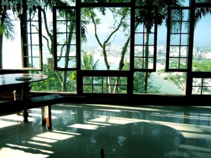 Casa de Condomínio com 4 quartos à venda, 360m2 em Enseada, Guaruja - SP - imagem 3 Foto 3 de Casa de Condomínio com 4 quartos à venda, 360m2 em Enseada, Guaruja - SP