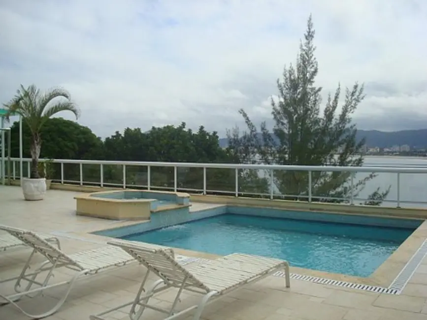 Casa de Condomínio com 4 quartos à venda, 1000m2 em Enseada, Guaruja - SP - imagem 4 Foto 4 de Casa de Condomínio com 4 quartos à venda, 1000m2 em Enseada, Guaruja - SP