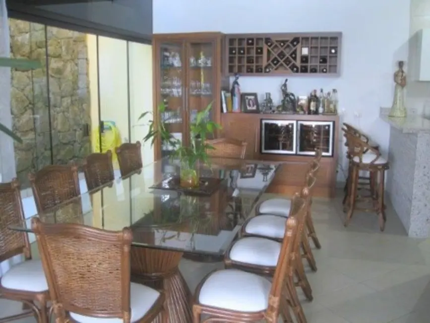 Casa de Condomínio com 5 quartos à venda, 1200m2 em Enseada, Guaruja - SP - imagem 9 Foto 9 de Casa de Condomínio com 5 quartos à venda, 1200m2 em Enseada, Guaruja - SP