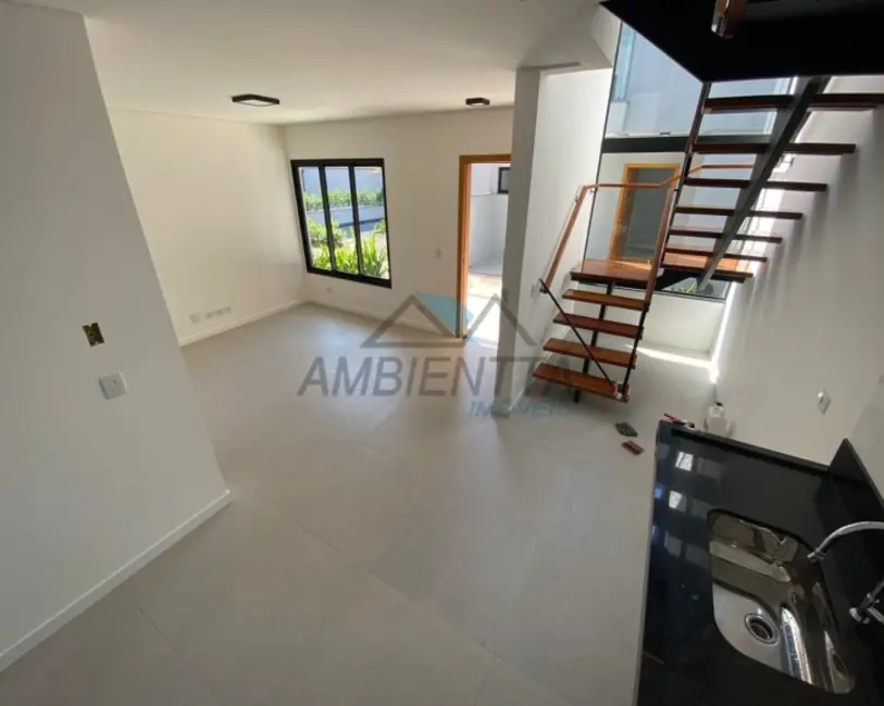 Foto 5 de Sobrado com 2 quartos à venda, 82m2 em Cidade Jardim, Caraguatatuba - SP