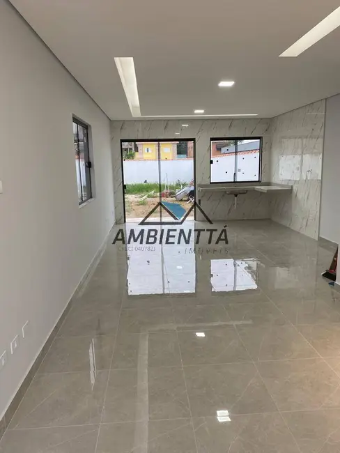 Foto 3 de Sobrado com 2 quartos à venda, 110m2 em Caraguatatuba - SP