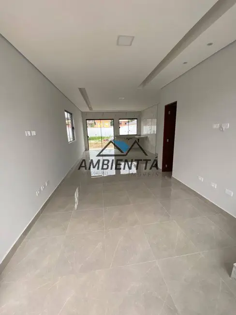 Foto 2 de Sobrado com 2 quartos à venda, 110m2 em Caraguatatuba - SP
