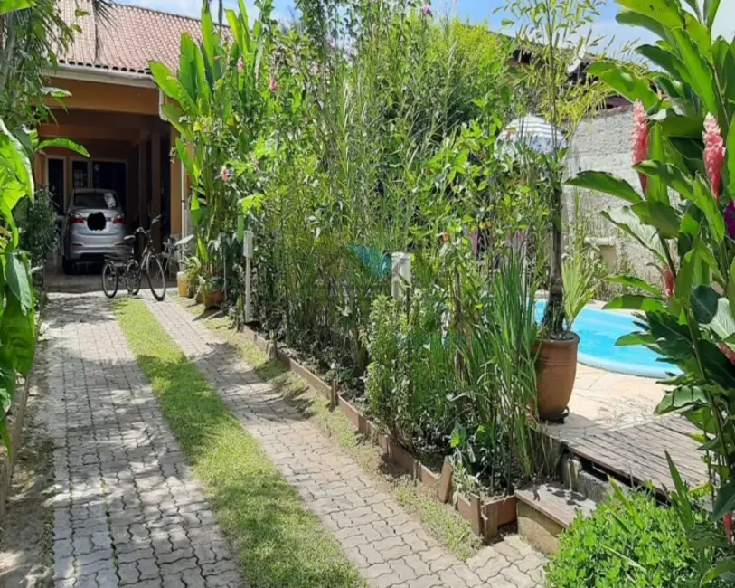 Foto 3 de Casa com 3 quartos à venda, 270m2 em Jardim Brasil, Caraguatatuba - SP