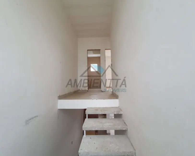 Sobrado com 2 quartos à venda, 94m2 em Balneário dos Golfinhos, Caraguatatuba - SP - imagem 8 Foto 8 de Sobrado com 2 quartos à venda, 94m2 em Balneário dos Golfinhos, Caraguatatuba - SP