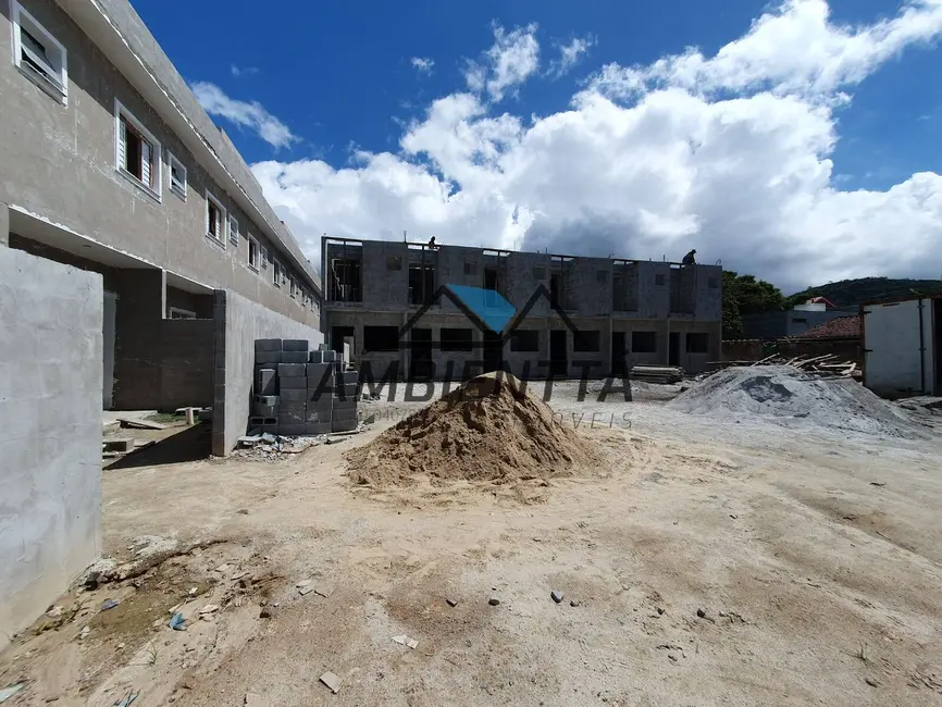 Foto 3 de Sobrado com 2 quartos à venda, 80m2 em Caraguatatuba - SP