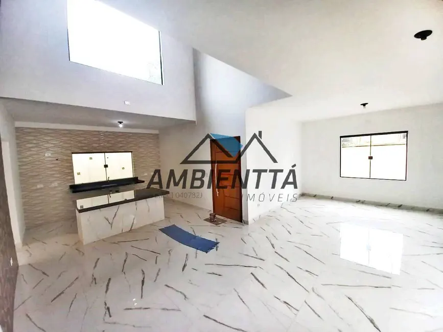 Sobrado com 3 quartos à venda, 290m2 em Jardim Primavera, Caraguatatuba - SP - imagem 7 Foto 7 de Sobrado com 3 quartos à venda, 290m2 em Jardim Primavera, Caraguatatuba - SP