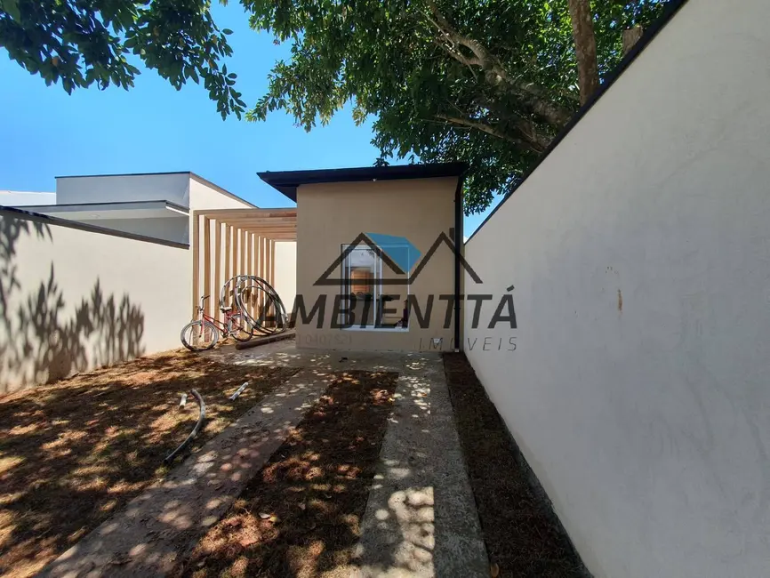 Foto 1 de Casa com 2 quartos à venda, 65m2 em Caraguatatuba - SP