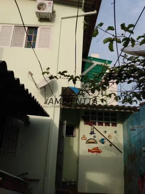 Foto 2 de Sobrado com 2 quartos à venda, 110m2 em Parque Balneário Poiares, Caraguatatuba - SP