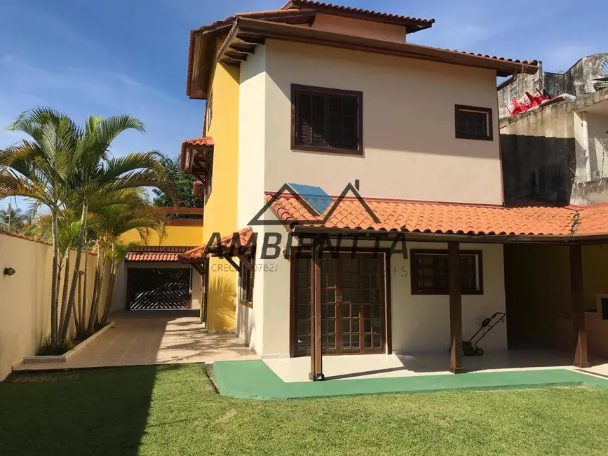 Foto 5 de Sobrado com 3 quartos à venda, 249m2 em Jardim Britânia, Caraguatatuba - SP