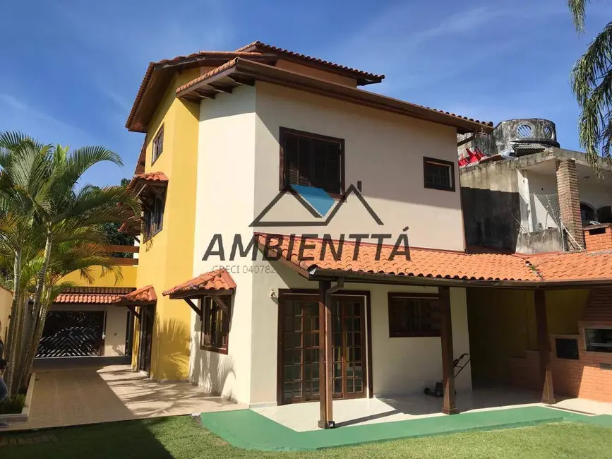 Foto 4 de Sobrado com 3 quartos à venda, 249m2 em Jardim Britânia, Caraguatatuba - SP