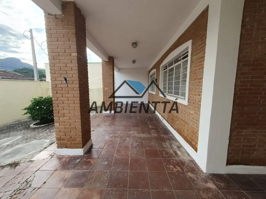 Foto 3 de Sobrado com 5 quartos à venda, 232m2 em Centro, Caraguatatuba - SP