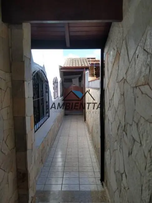 Foto 14 de Sobrado à venda, 230m2 em Balneário Forest, Caraguatatuba - SP