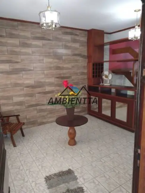 Foto 4 de Sobrado à venda, 230m2 em Balneário Forest, Caraguatatuba - SP