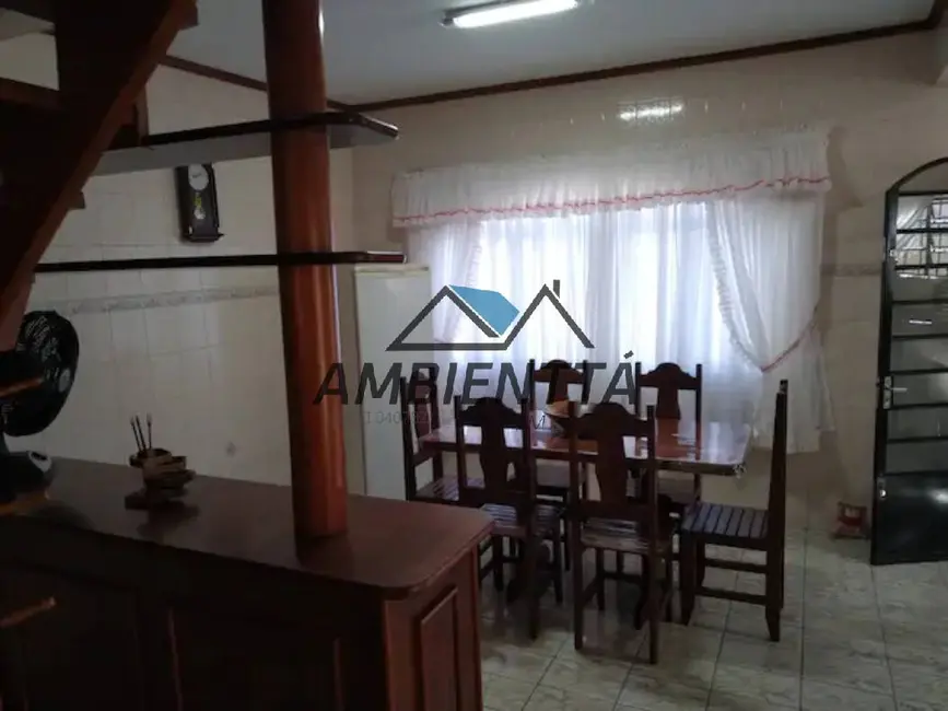 Foto 5 de Sobrado à venda, 230m2 em Balneário Forest, Caraguatatuba - SP