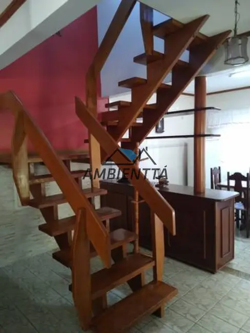 Foto 7 de Sobrado à venda, 230m2 em Balneário Forest, Caraguatatuba - SP