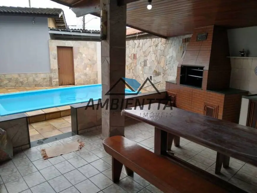 Foto 18 de Sobrado à venda, 230m2 em Balneário Forest, Caraguatatuba - SP