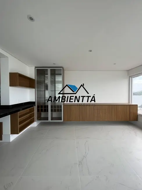 Foto 8 de Apartamento com 4 quartos à venda em Centro, Caraguatatuba - SP