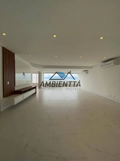 Foto 4 de Apartamento com 4 quartos à venda em Centro, Caraguatatuba - SP