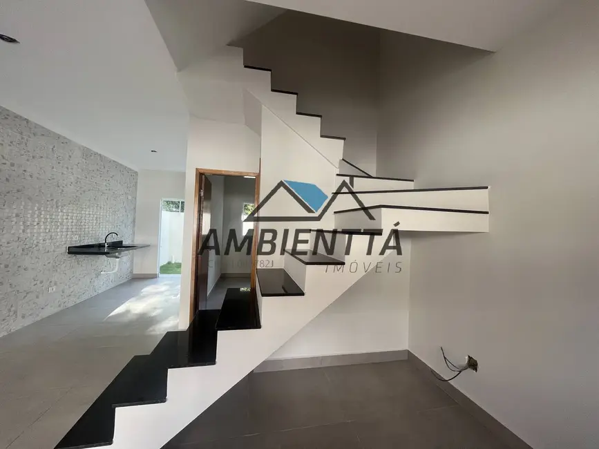 Foto 4 de Sobrado com 3 quartos à venda, 154m2 em Balneário Gardem Mar, Caraguatatuba - SP