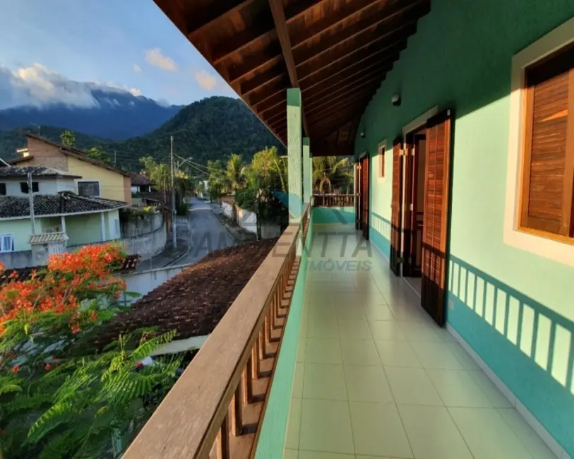 Foto 2 de Sobrado com 3 quartos à venda, 400m2 em Massaguaçu, Caraguatatuba - SP