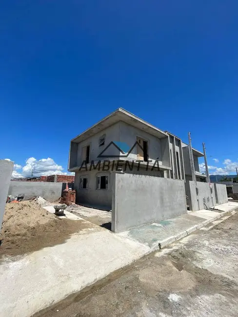 Foto 1 de Sobrado com 2 quartos à venda, 104m2 em Balneário dos Golfinhos, Caraguatatuba - SP