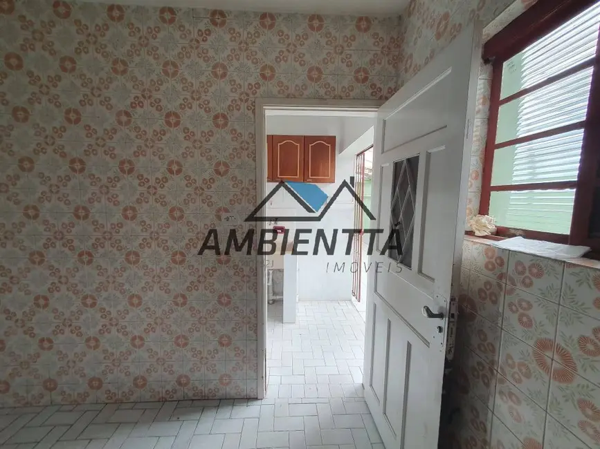 Foto 8 de Casa com 2 quartos à venda, 139m2 em Centro, Caraguatatuba - SP