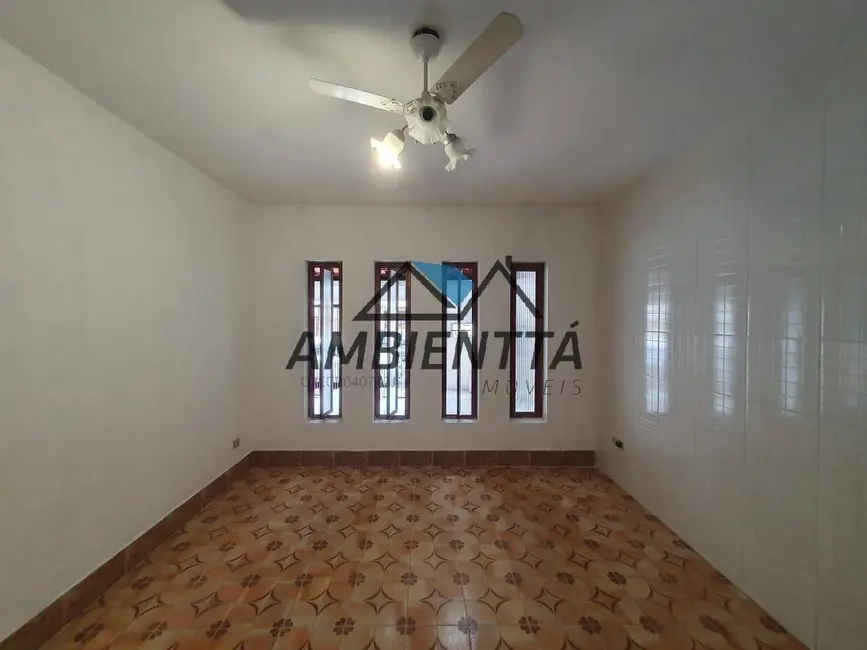 Foto 4 de Casa com 2 quartos à venda, 139m2 em Centro, Caraguatatuba - SP