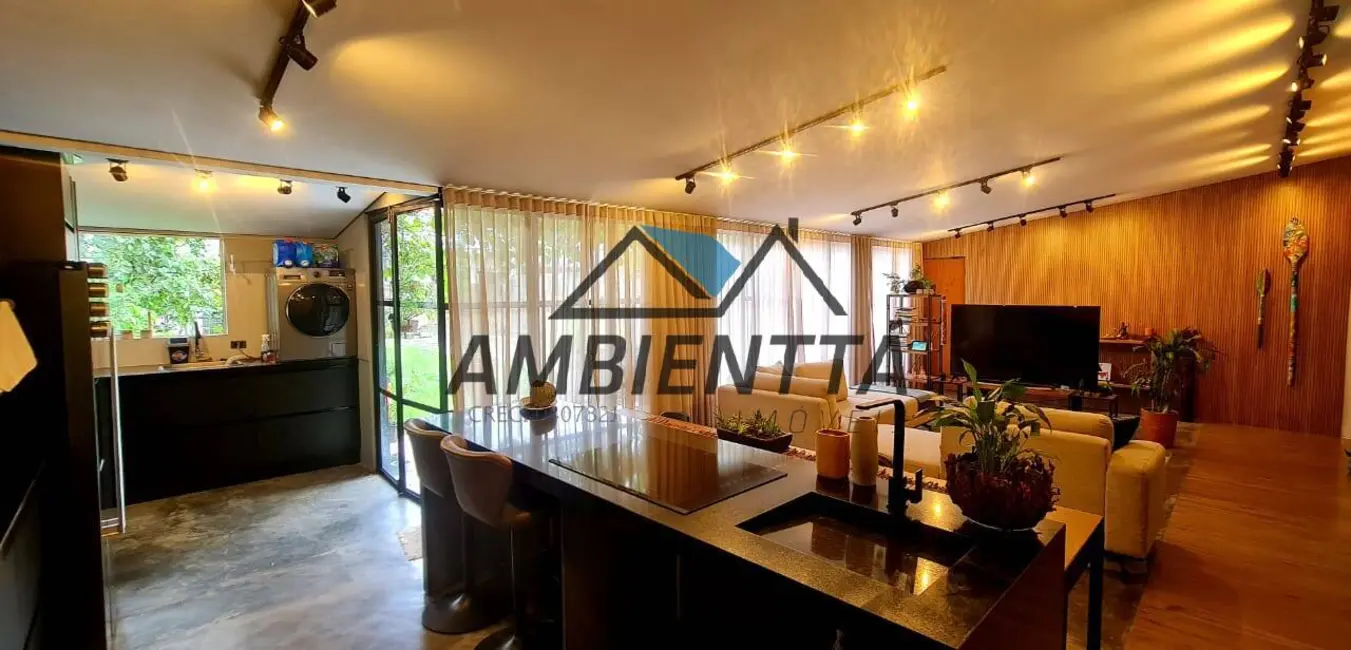 Casa com 3 quartos à venda, 200m2 em Rio do Ouro, Caraguatatuba - SP - imagem 2 Foto 2 de Casa com 3 quartos à venda, 200m2 em Rio do Ouro, Caraguatatuba - SP