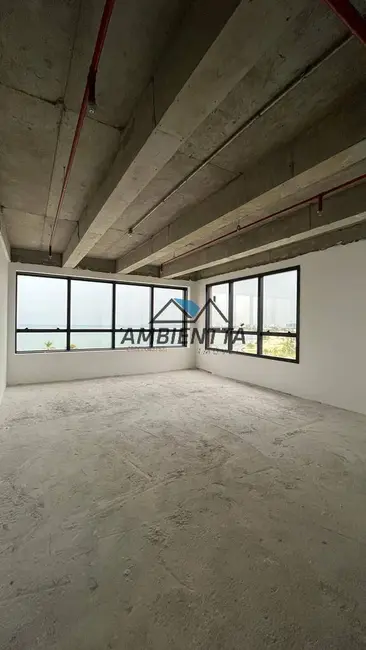Foto 3 de Sala Comercial para alugar, 51m2 em Centro, Caraguatatuba - SP
