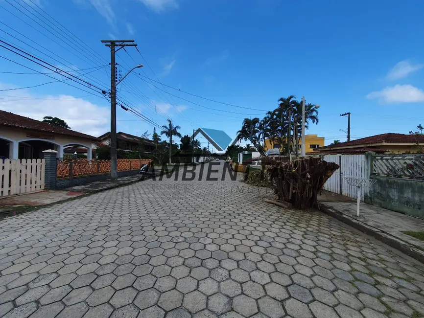 Foto 2 de Casa com 3 quartos à venda, 156m2 em Jardim Mariella, Caraguatatuba - SP