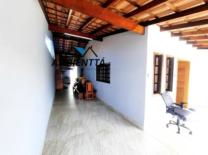 Foto 4 de Casa com 3 quartos à venda, 250m2 em Balneário Califórnia, Caraguatatuba - SP