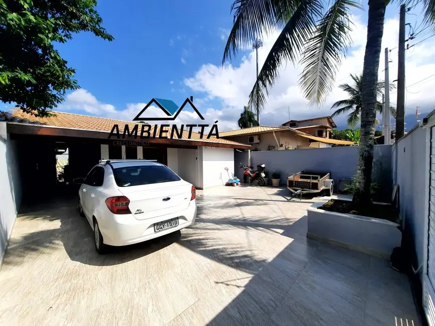 Foto 2 de Casa com 3 quartos à venda, 250m2 em Balneário Califórnia, Caraguatatuba - SP