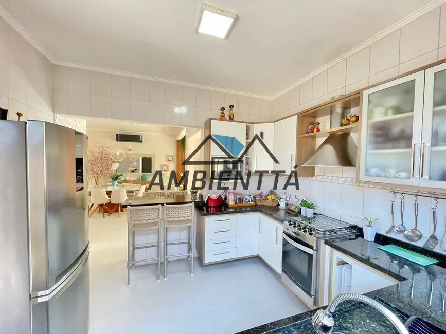 Foto 4 de Apartamento com 2 quartos à venda, 170m2 em Cidade Jardim, Caraguatatuba - SP