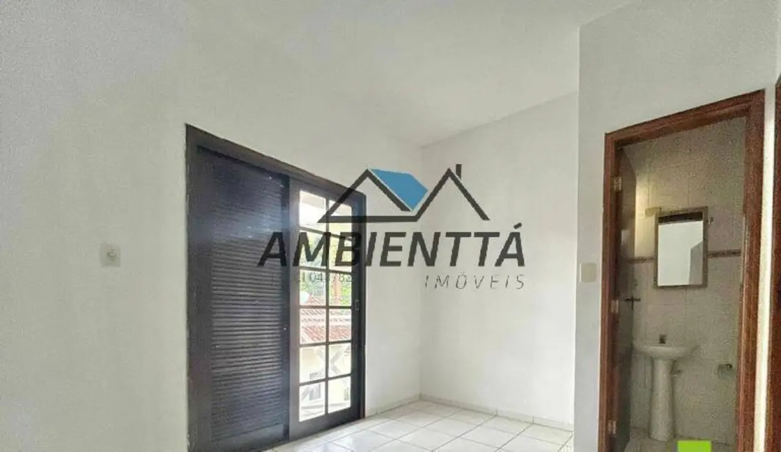 Foto 11 de Casa para alugar em Loteamento Balneário Camburi, Caraguatatuba - SP