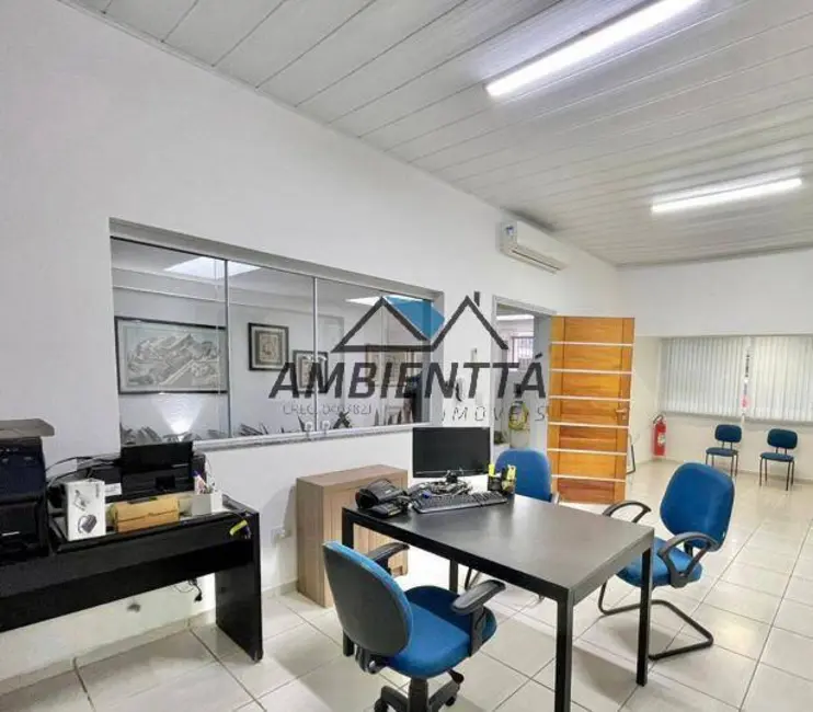 Foto 3 de Sala Comercial para alugar, 60m2 em Centro, Caraguatatuba - SP