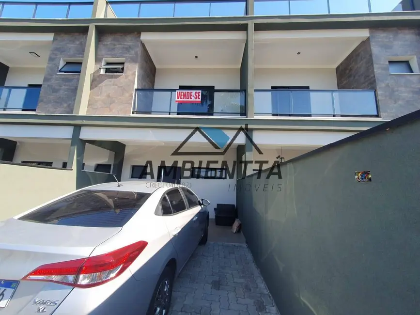 Foto 2 de Casa com 3 quartos à venda, 276m2 em Jardim Mariella, Caraguatatuba - SP