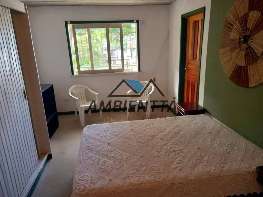 Foto 9 de Casa com 2 quartos para alugar, 132m2 em Centro, Caraguatatuba - SP