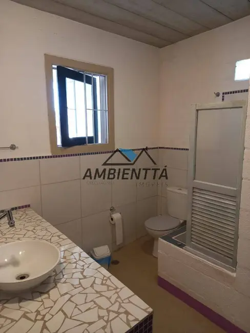 Foto 5 de Casa com 2 quartos para alugar, 132m2 em Centro, Caraguatatuba - SP