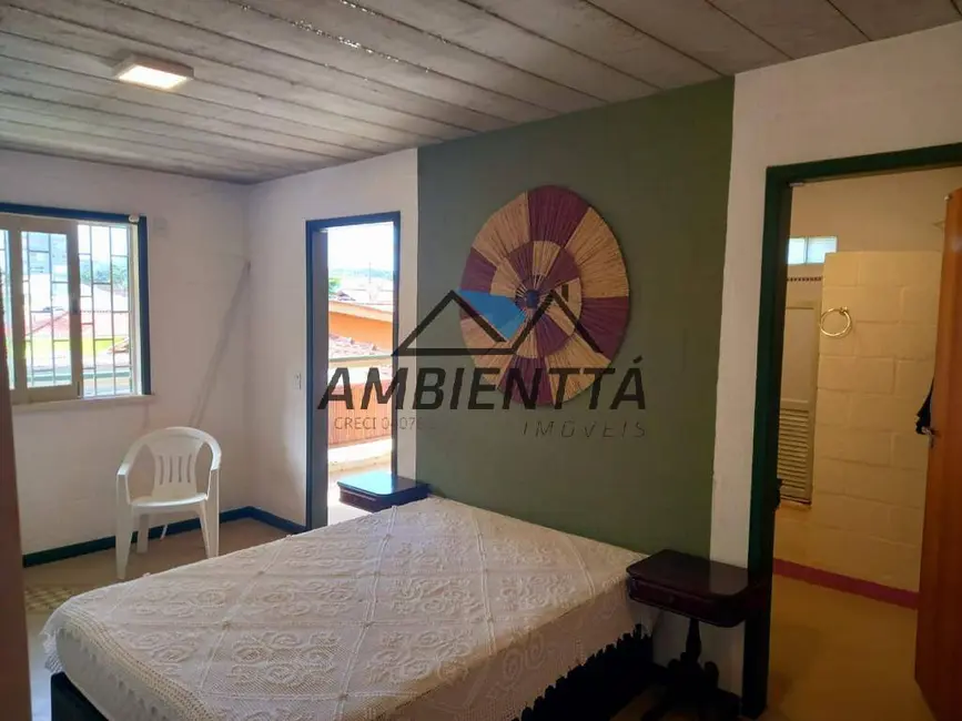 Foto 8 de Casa com 2 quartos para alugar, 132m2 em Centro, Caraguatatuba - SP