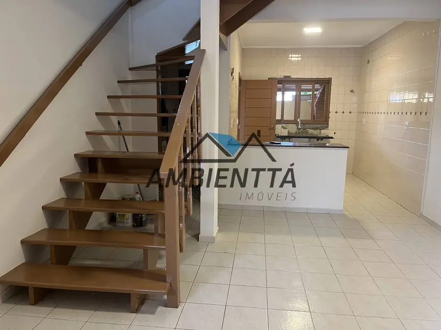 Foto 8 de Casa com 2 quartos para alugar, 70m2 em Indaiá, Caraguatatuba - SP