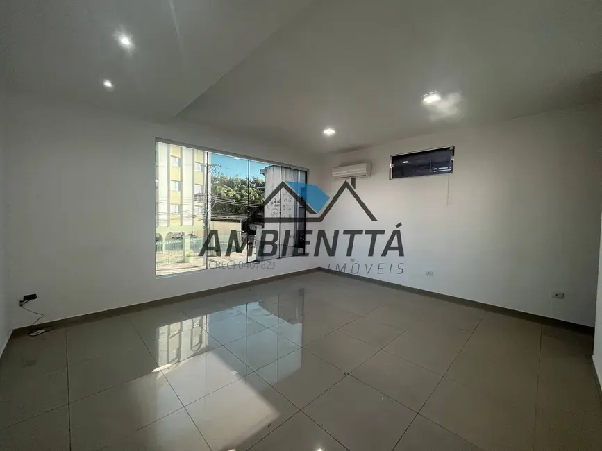 Foto 1 de Sala Comercial para alugar, 28m2 em Centro, Caraguatatuba - SP