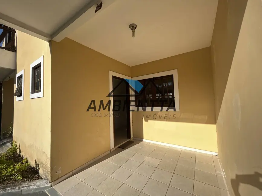 Foto 2 de Casa com 2 quartos para alugar, 70m2 em Indaiá, Caraguatatuba - SP